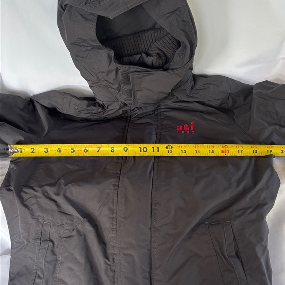 Gently Worn Abercrombie The a&f all -season WEATHER WARRIOR Boy’s XL - Gray - Picture 8 of 10